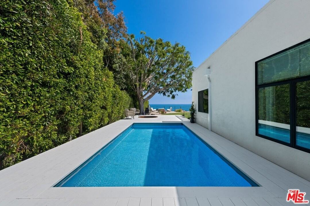 28926 Cliffside Drive - Photo 7 of 50