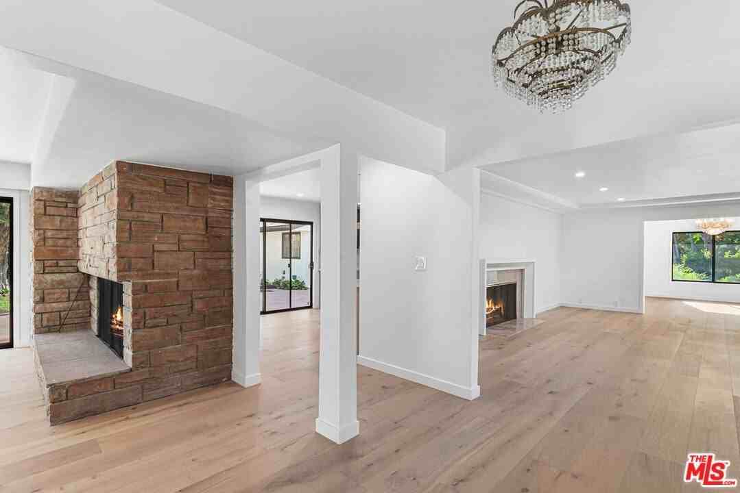 5160 Los Feliz Boulevard - Photo 4 of 38