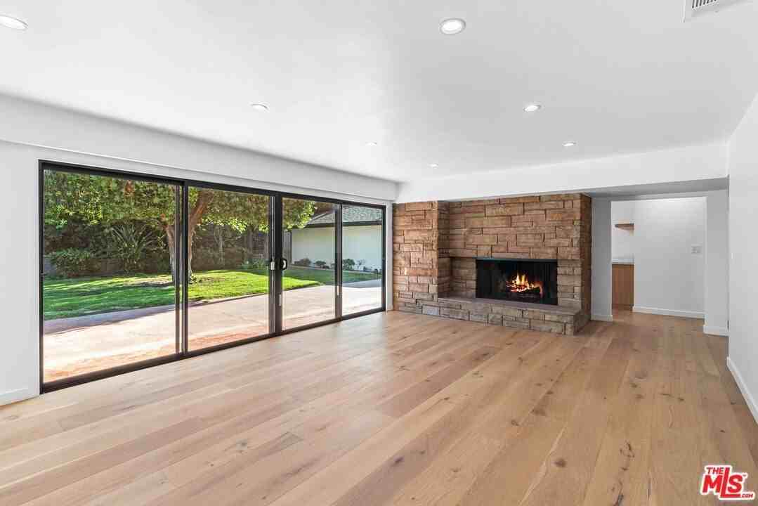 5160 Los Feliz Boulevard - Photo 7 of 38