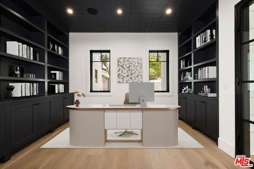 1744 Correa Way - Photo 4 of 33