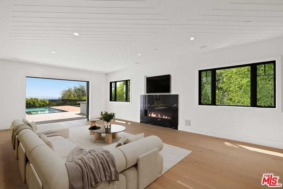 1744 Correa Way - Photo 6 of 33