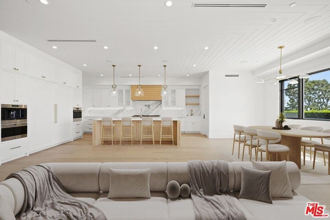 1744 Correa Way - Photo 7 of 33