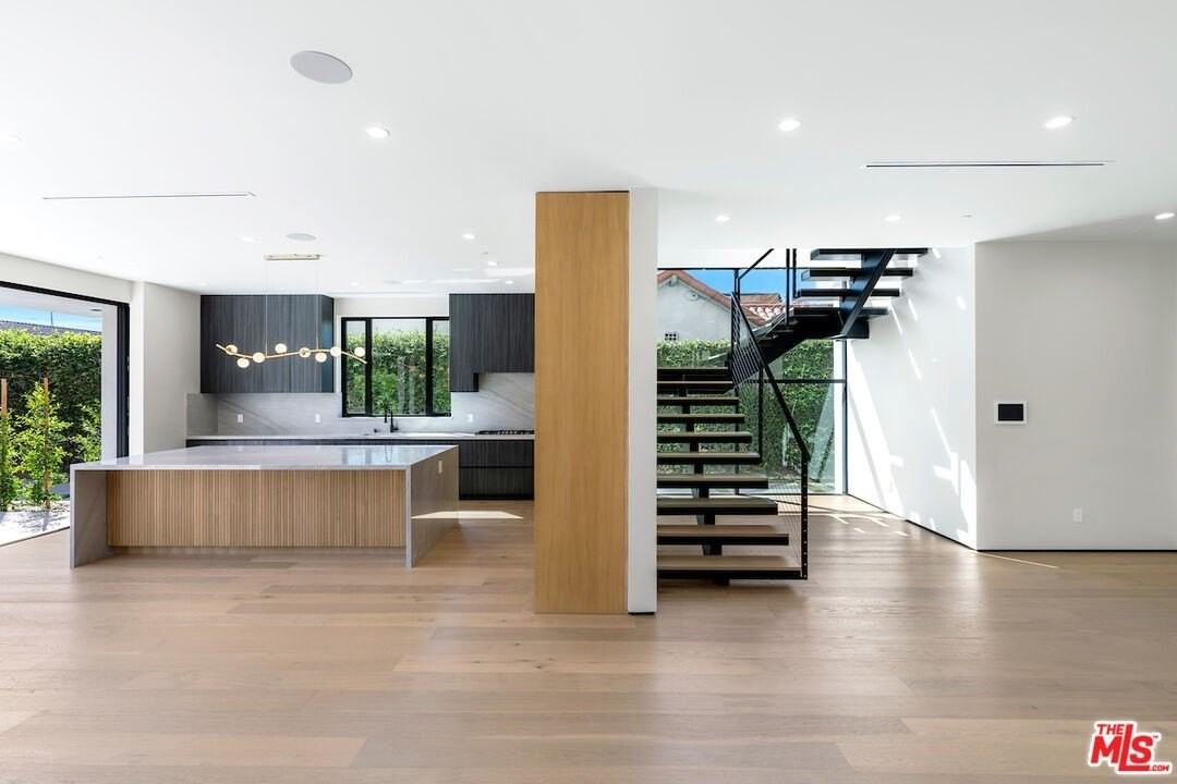 6430 Drexel Avenue - Photo 7 of 45