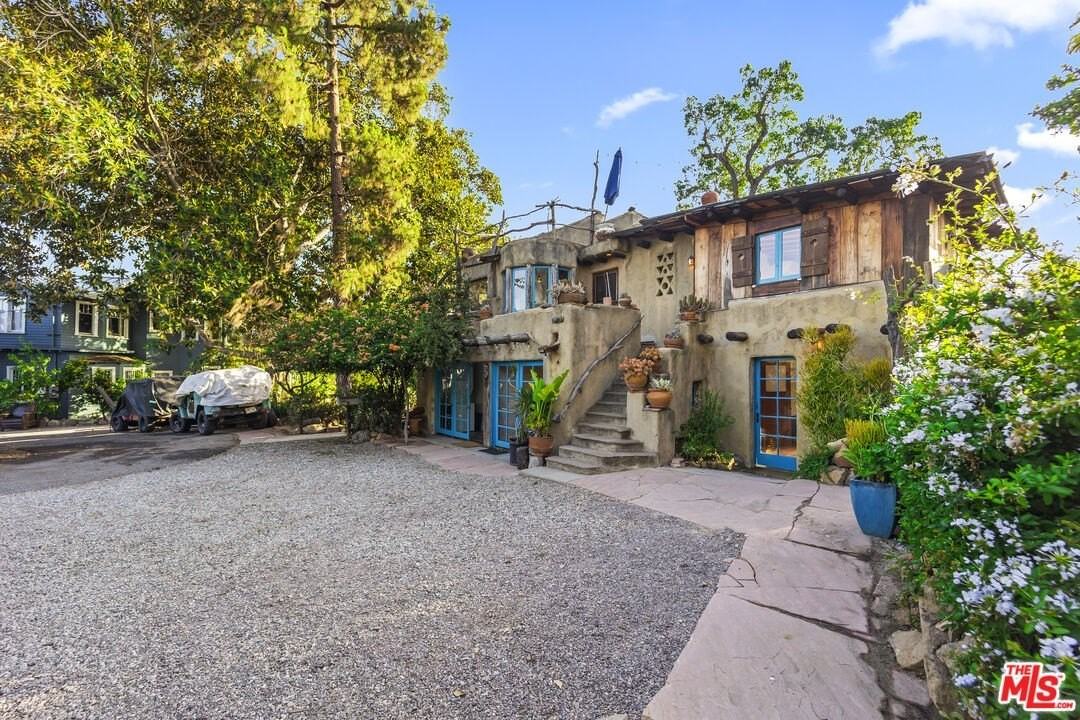 1403 Avon Park Ter - Photo 3 of 37