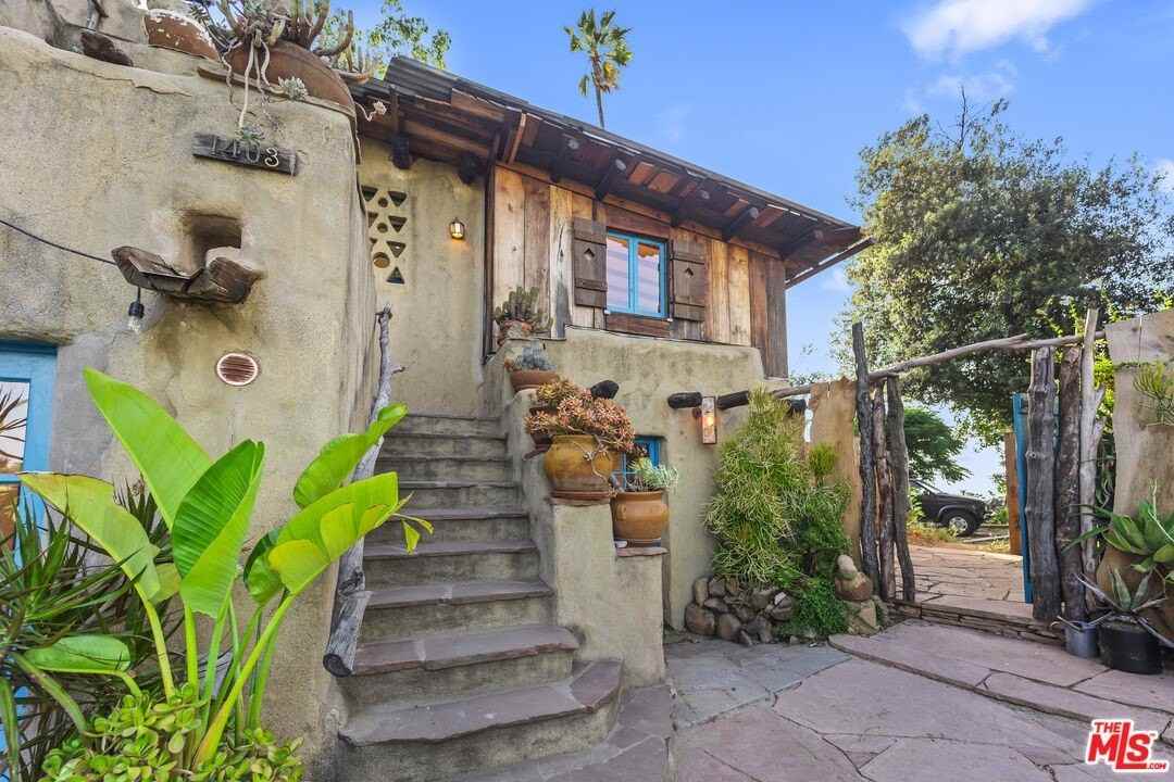 1403 Avon Park Ter - Photo 5 of 37