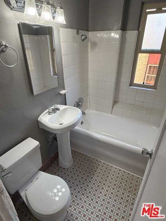 5217 Hollywood Boulevard #226 - Photo 7 of 43