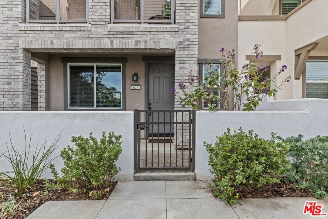 625 Daniel Freeman Cir - Photo 2 of 23