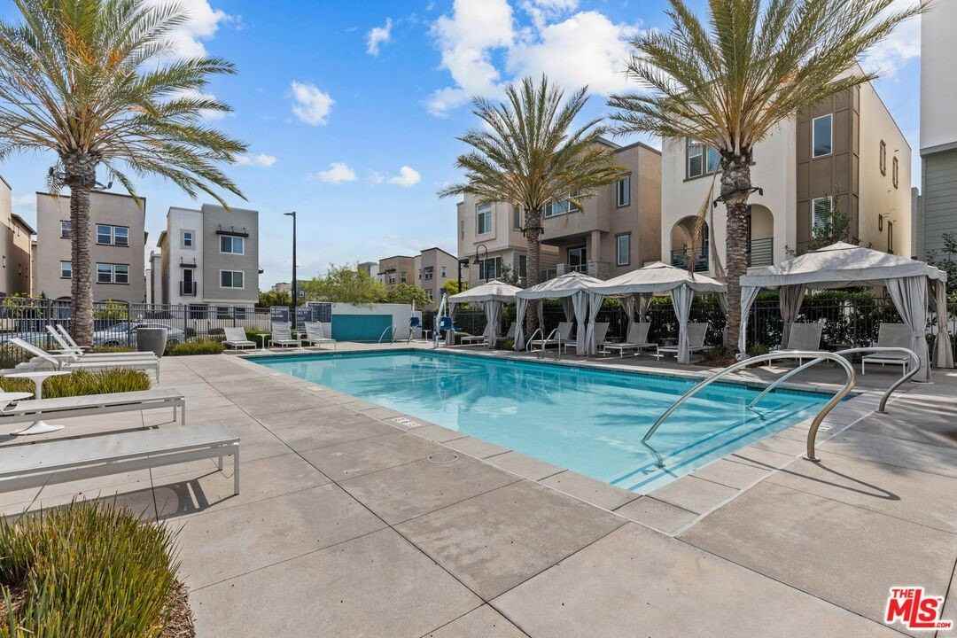 625 Daniel Freeman Cir - Photo 4 of 23