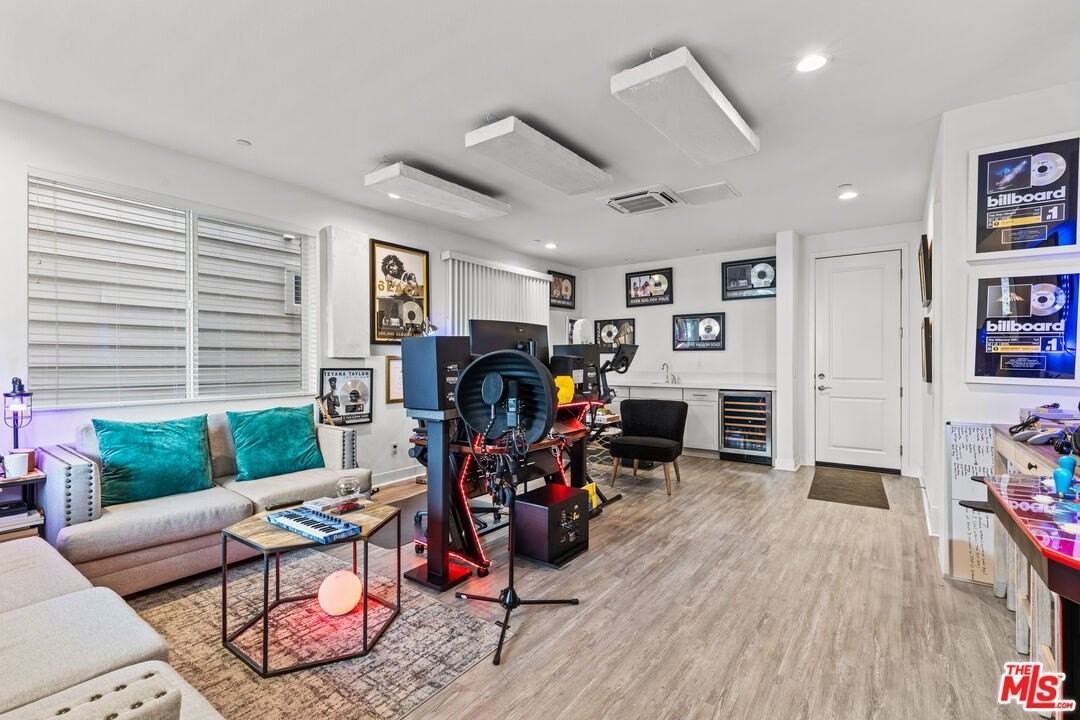 625 Daniel Freeman Cir - Photo 5 of 23