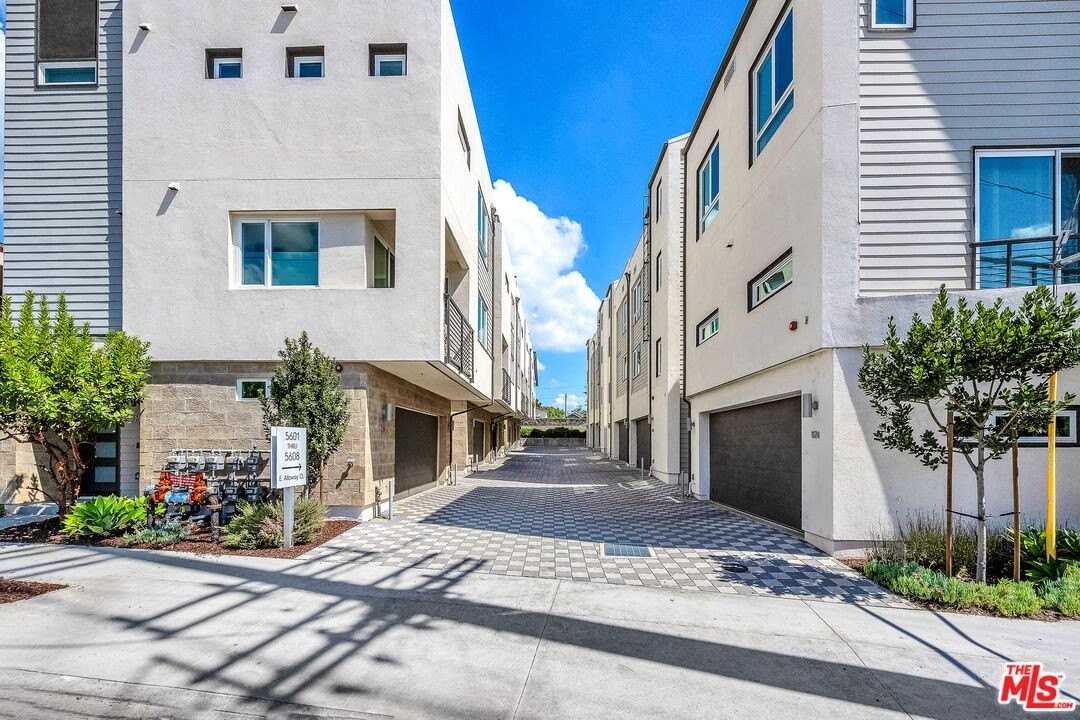 5605 East Alloway Court - Photo 3 of 33