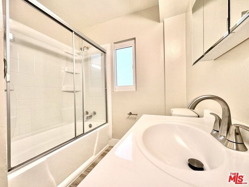 1037 South Shenandoah Street #7 - Photo 7 of 8