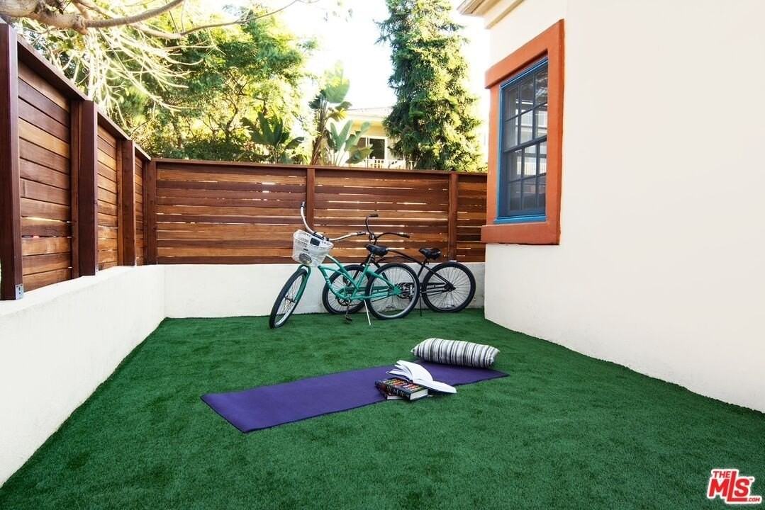 2515 Ocean Avenue - Photo 2 of 22