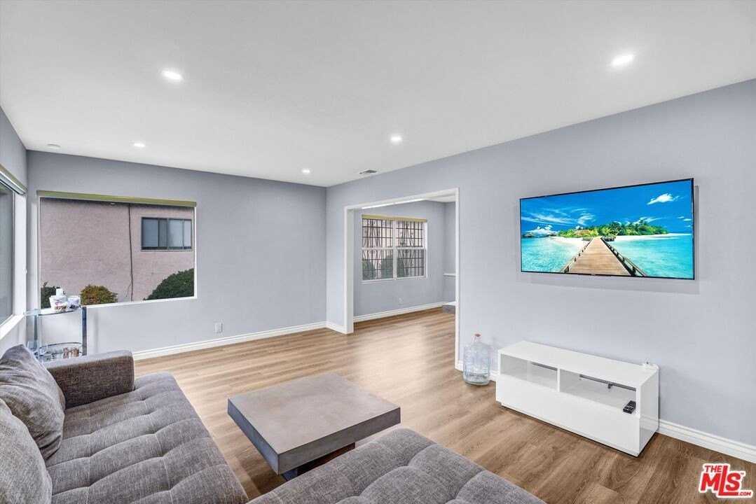 1920 Van Wick Street - Photo 4 of 28