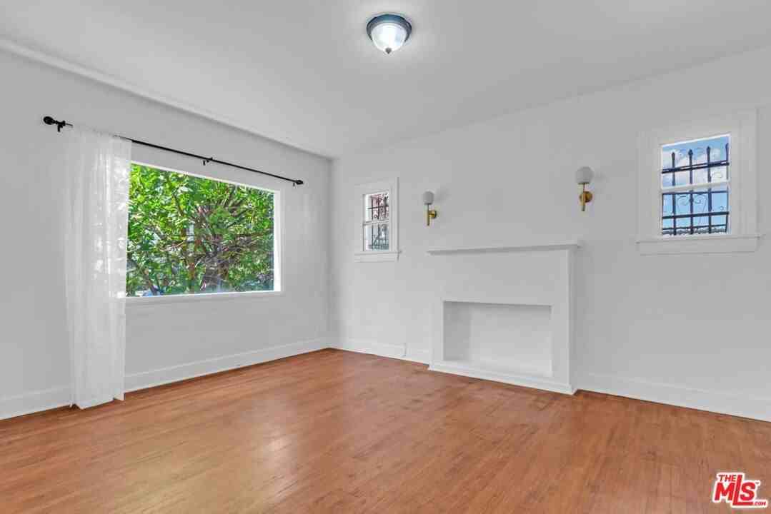 736 N Poinsettia Pl - Photo 4 of 25