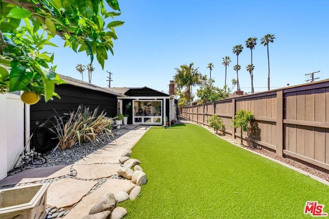 8176 La Jolla Shores Drive - Photo 7 of 43