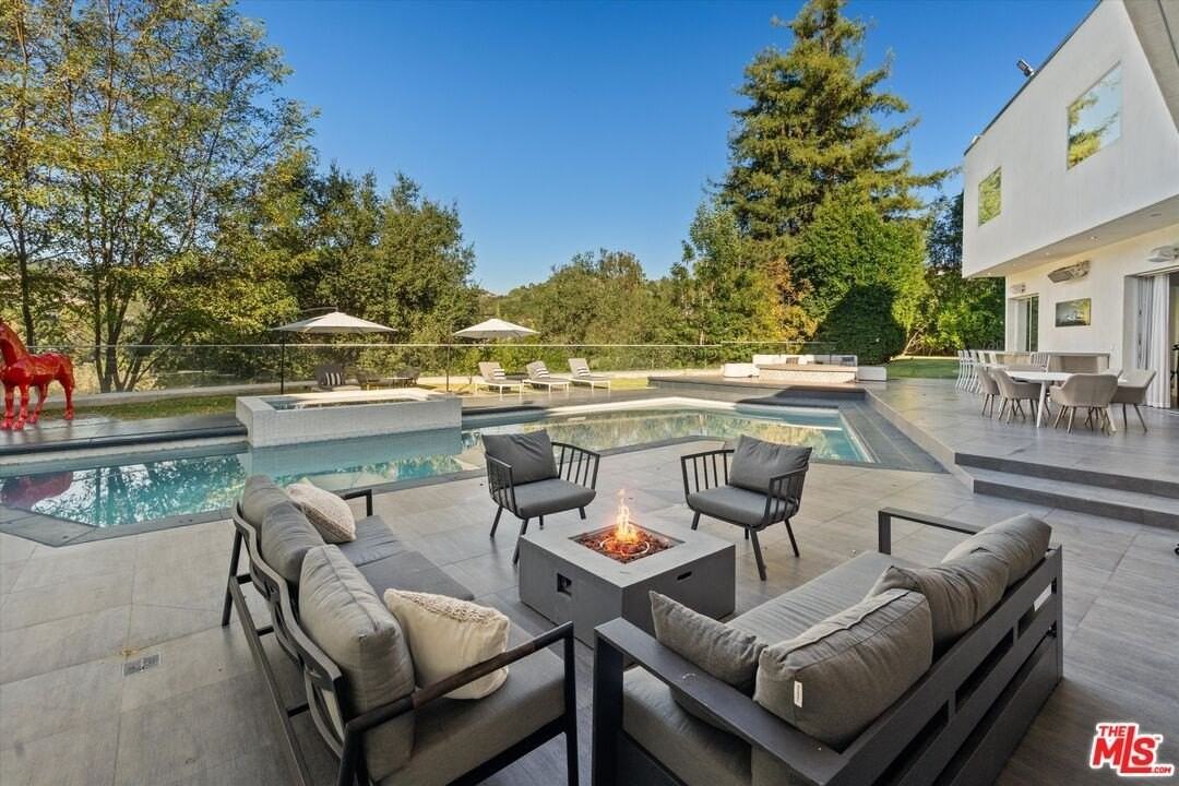 2666 Hutton Drive - Photo 2 of 18