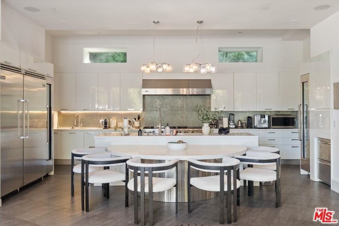 2666 Hutton Drive - Photo 5 of 18