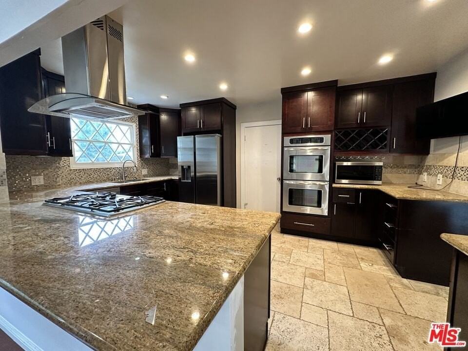 6000 Le Sage Ave - Photo 6 of 20