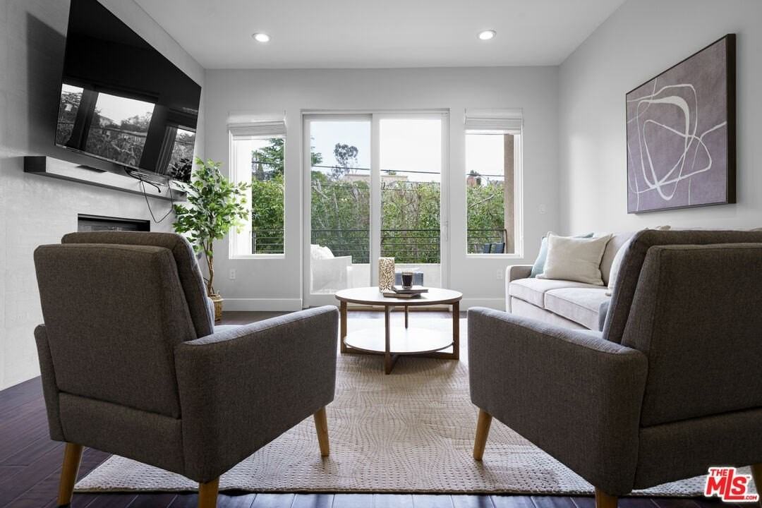 1318 South Roxbury Drive #219 - Photo 2 of 41