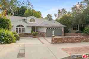 featured image of 10384 Northvale Road