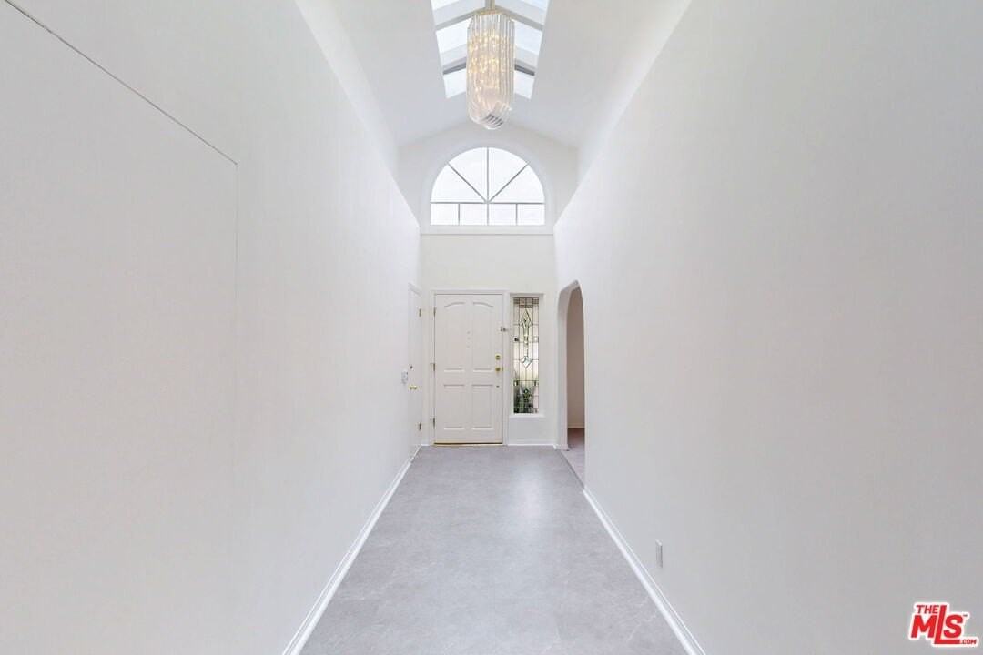 10384 Northvale Rd - Photo 3 of 41