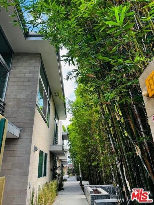 717 North Highland Avenue #16 - Photo 6 of 13