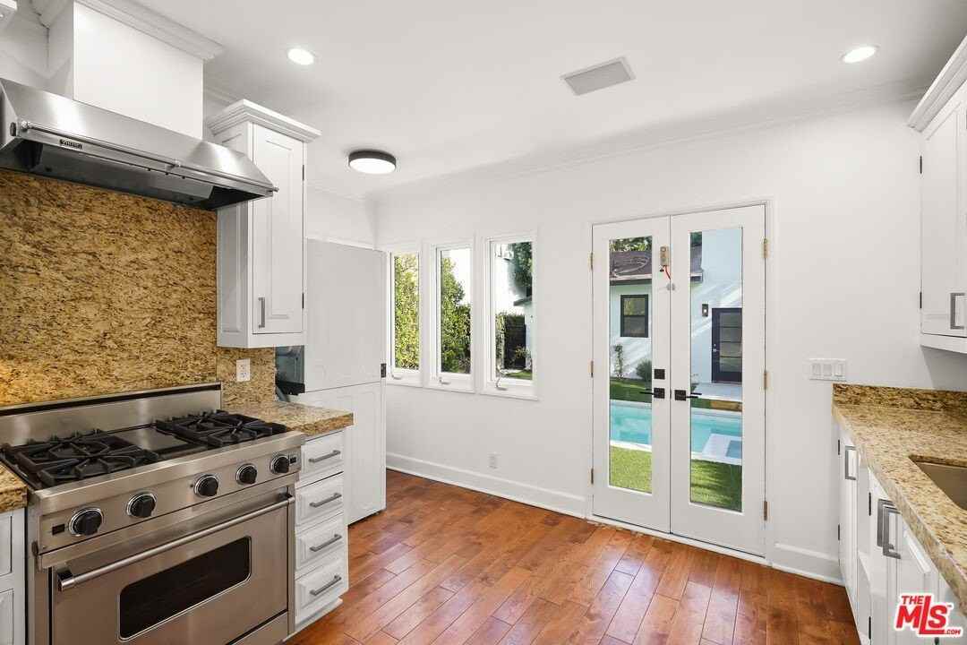 318 Huntley Drive - Photo 5 of 20