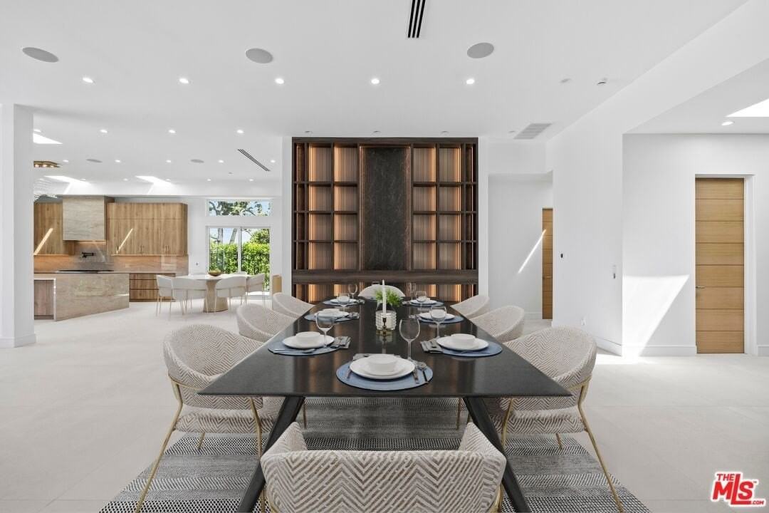 16851 Encino Hills Drive - Photo 3 of 38