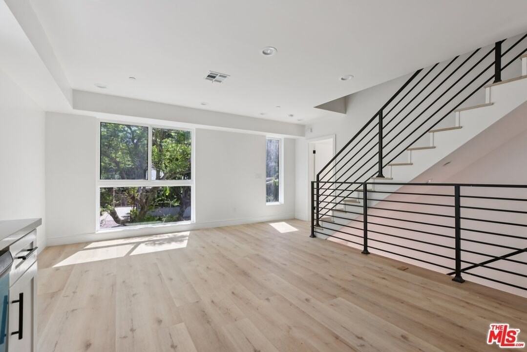 2113 Holly Drive #1-2 - Photo 4 of 20