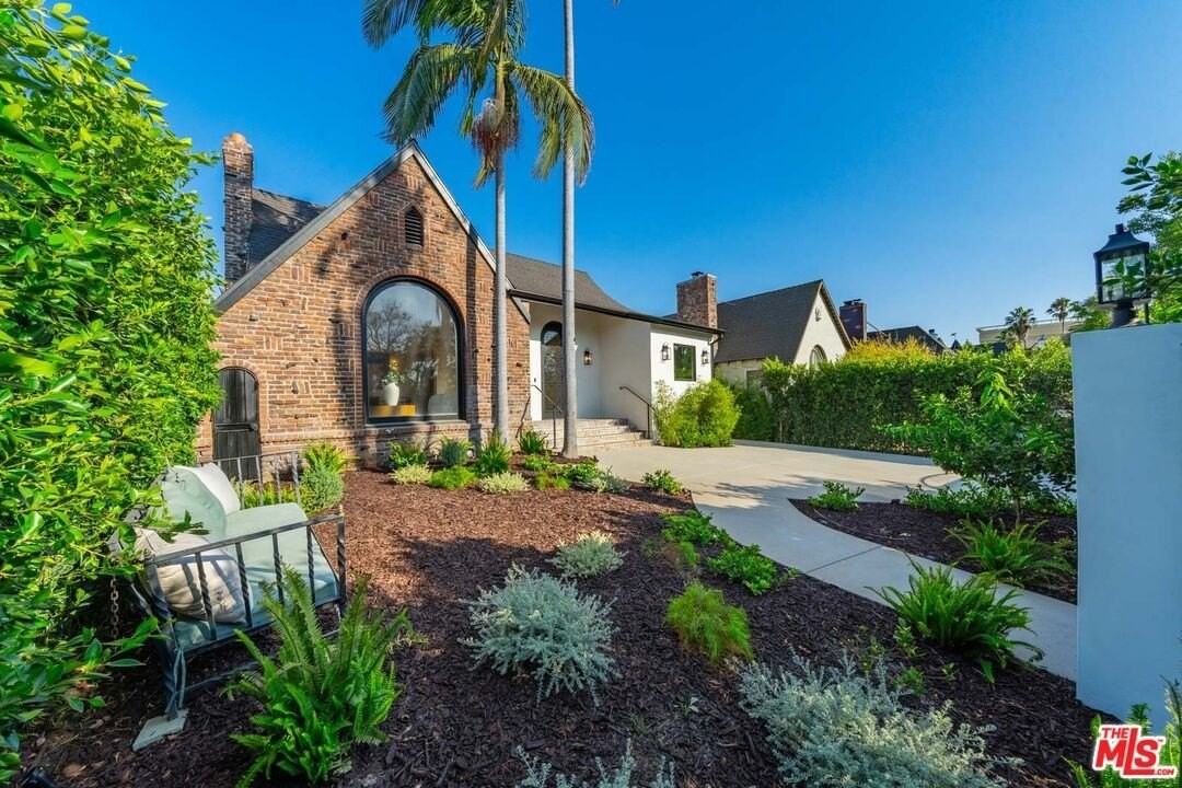 1222 South Genesee Avenue - Photo 5 of 50