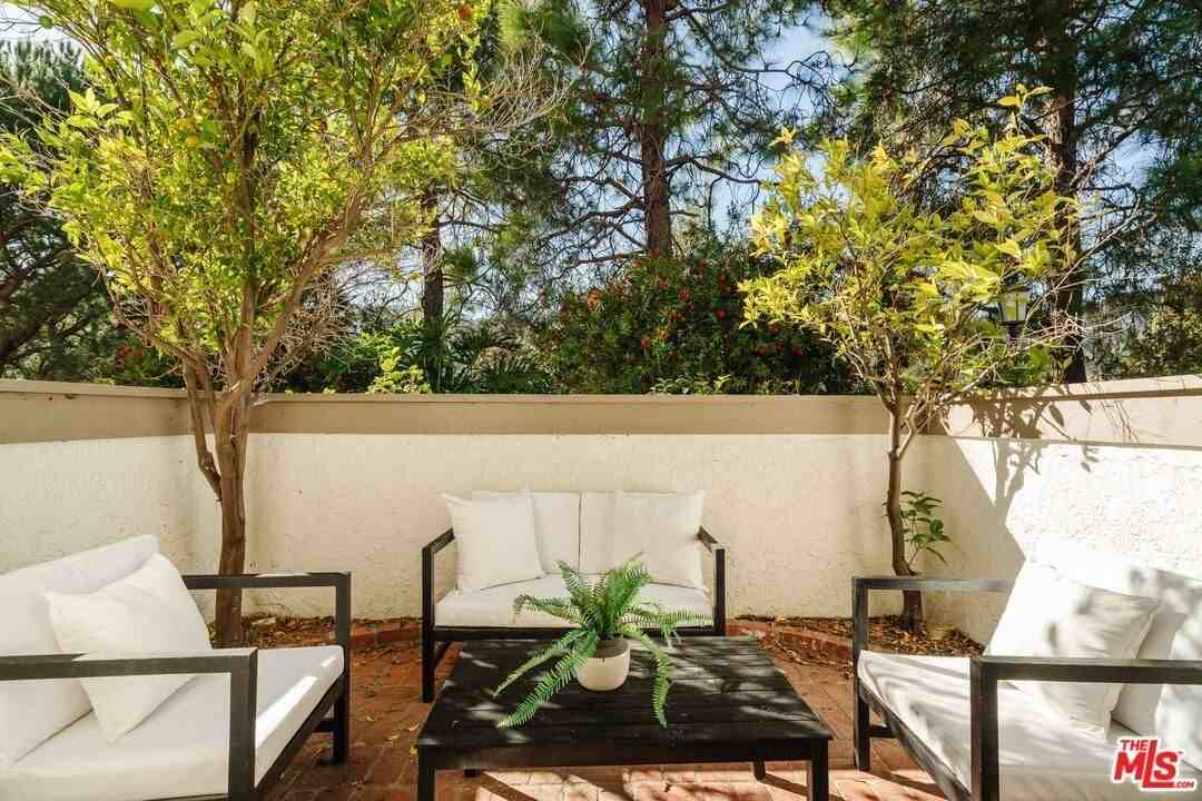 17158 Palisades Circle - Photo 5 of 28