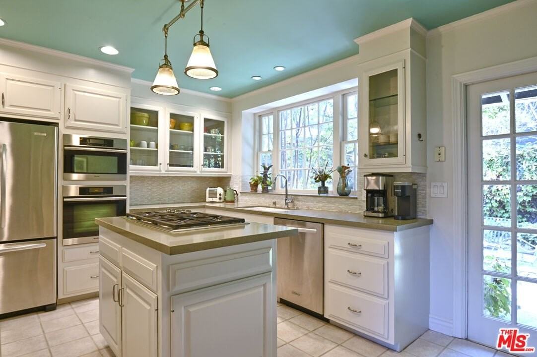 5105 Morella Avenue - Photo 5 of 23