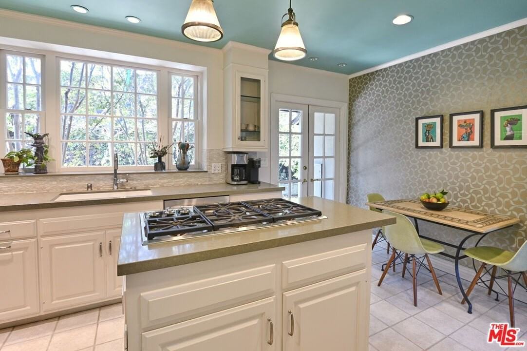 5105 Morella Avenue - Photo 6 of 23