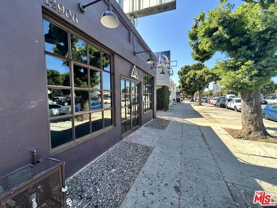 12906 Venice Boulevard - Photo 3 of 24