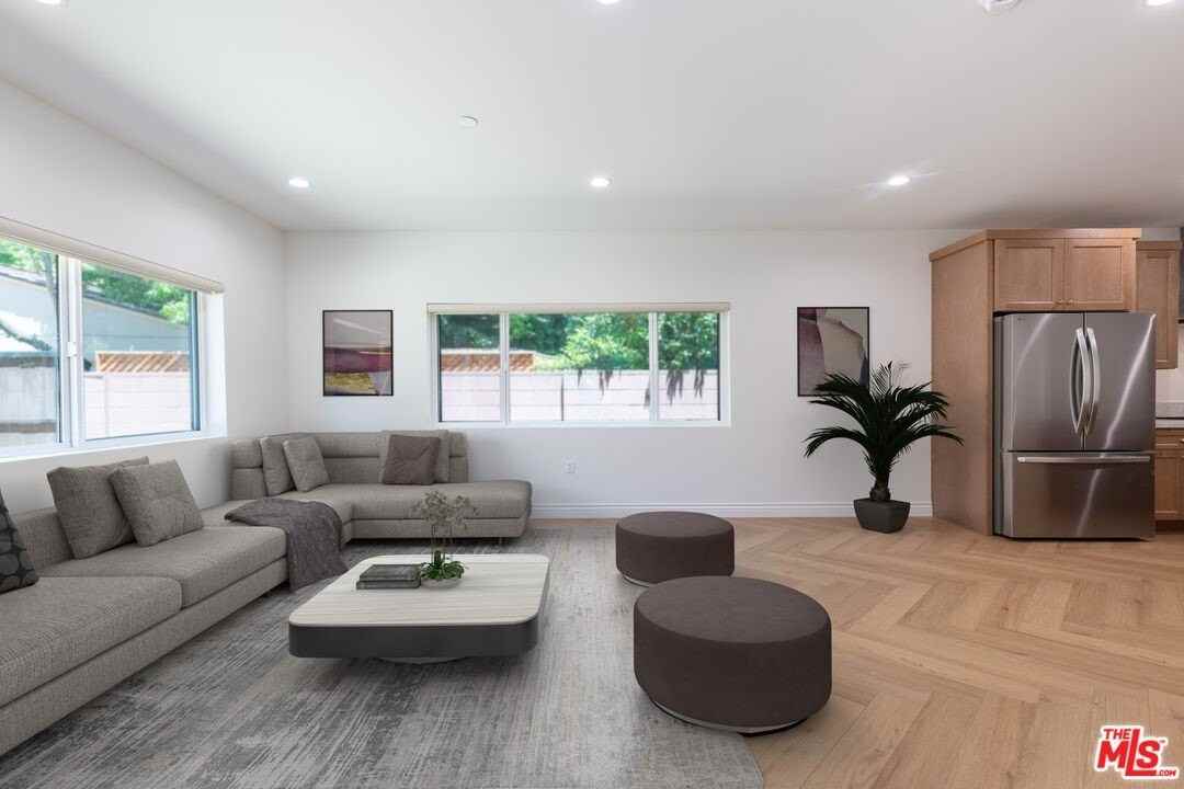 5220 Goodland Ave - Photo 5 of 14