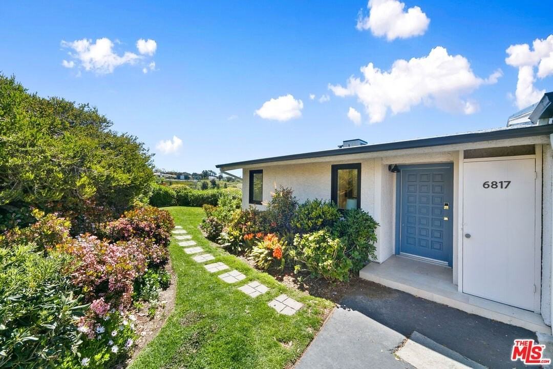 6817 Seawatch Lane - Photo 4 of 47