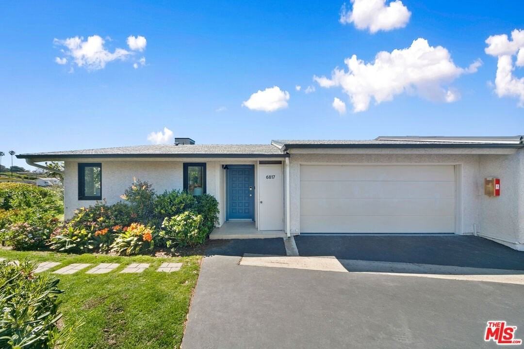 6817 Seawatch Lane - Photo 5 of 47