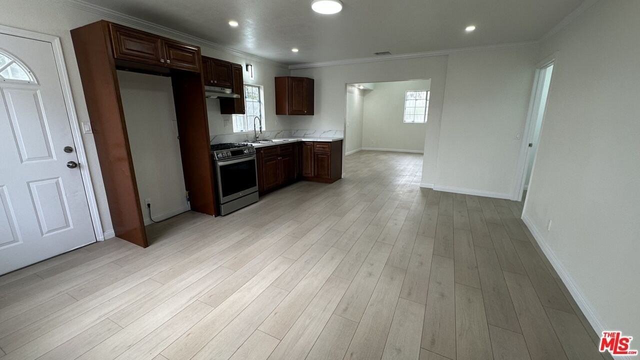 5329 Fountain Ave - Photo 2 of 13