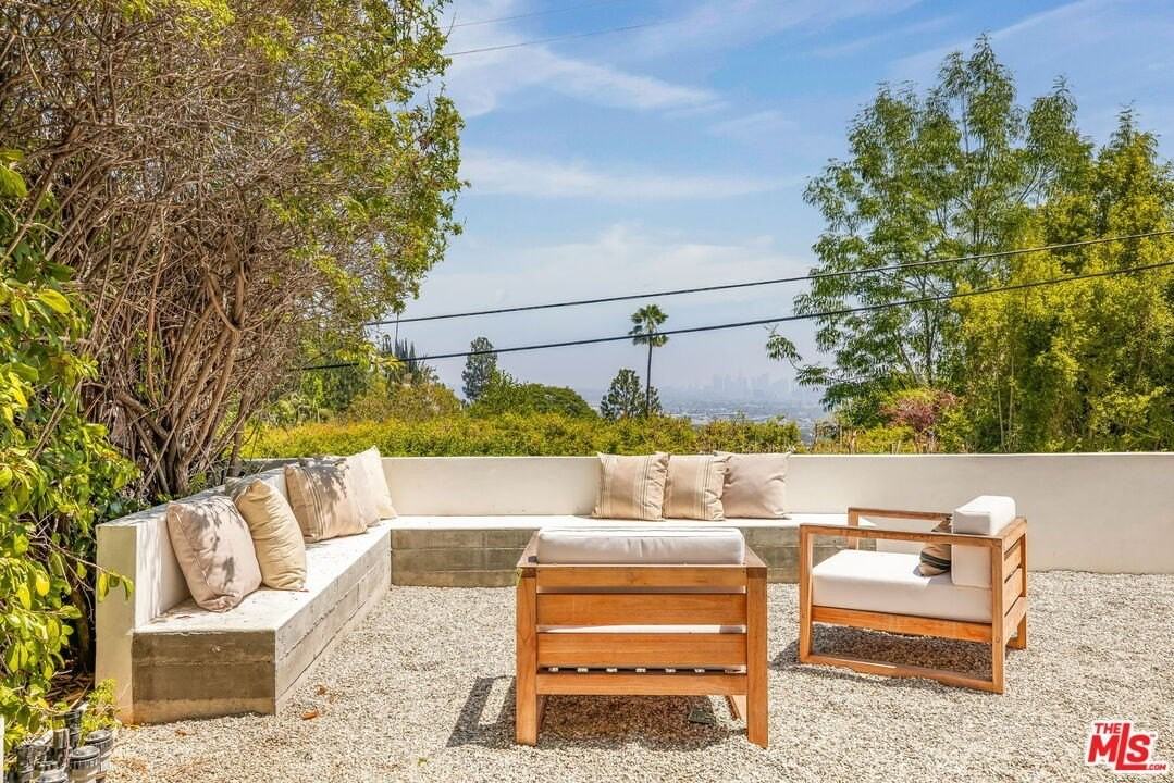 8353 Sunset View Dr - Photo 6 of 29