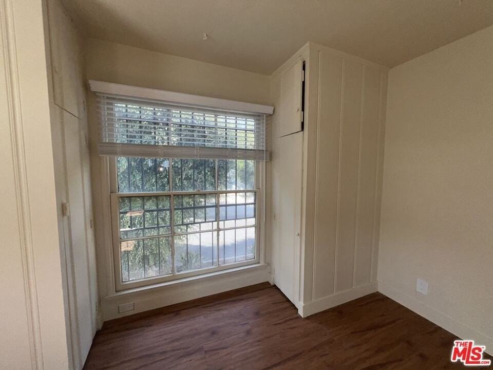 1306 South Mansfield Avenue - Photo 4 of 12