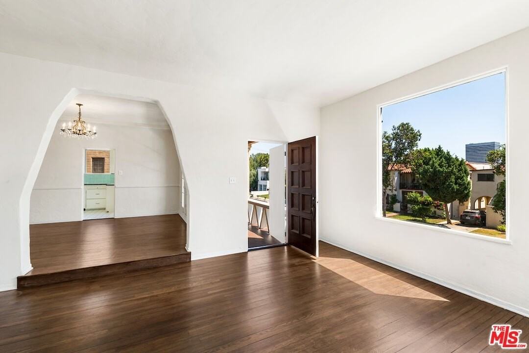 8221 West 4th Street - Photo 3 of 21