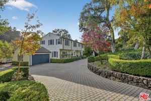 featured image of 15 North Ridgewood Road