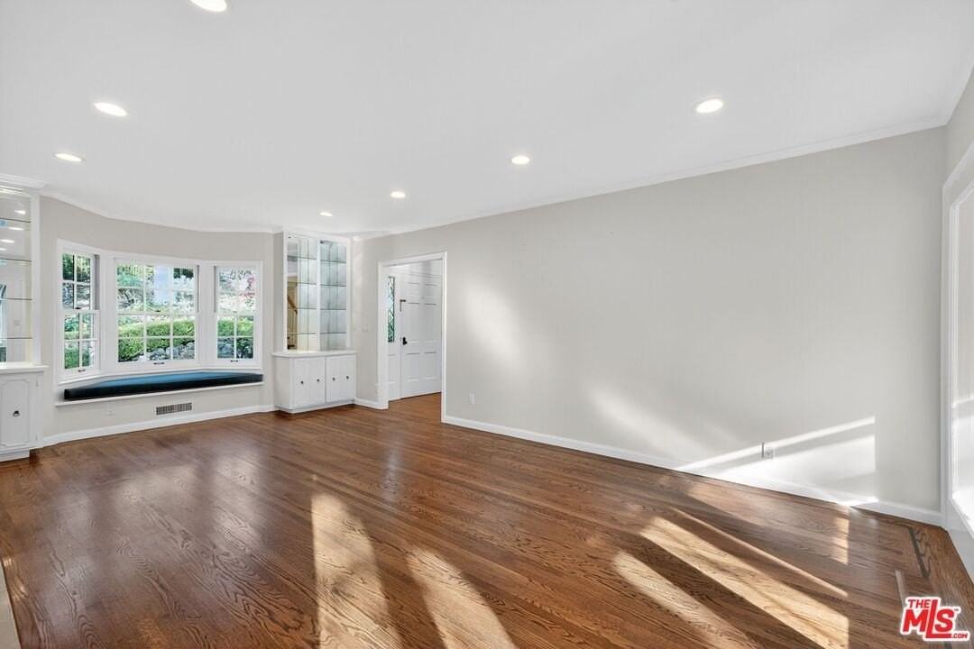 15 N Ridgewood Rd - Photo 5 of 28