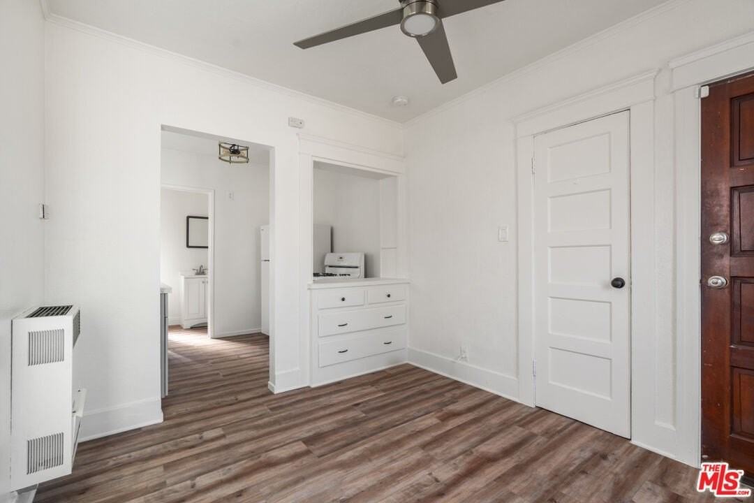 932 1/2 California Ave - Photo 6 of 13