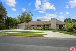 featured image of 4315 Clybourn Avenue