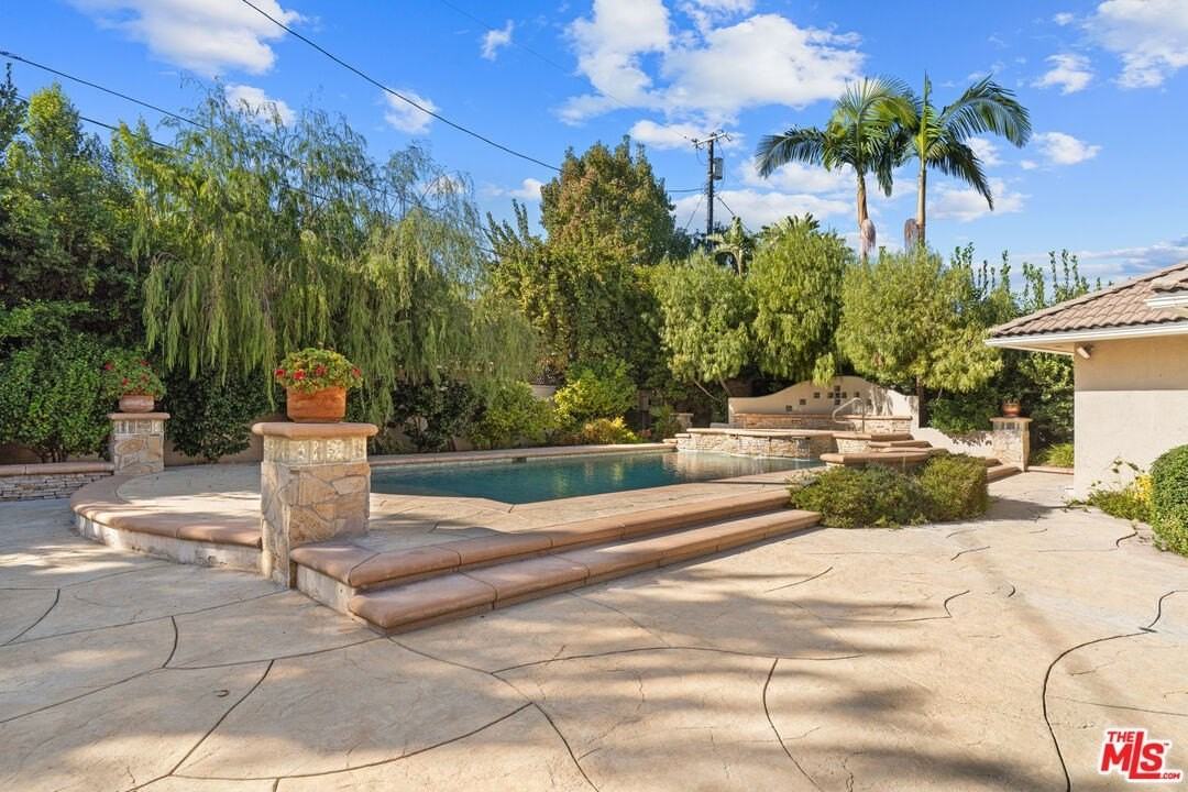 4315 Clybourn Avenue - Photo 3 of 37