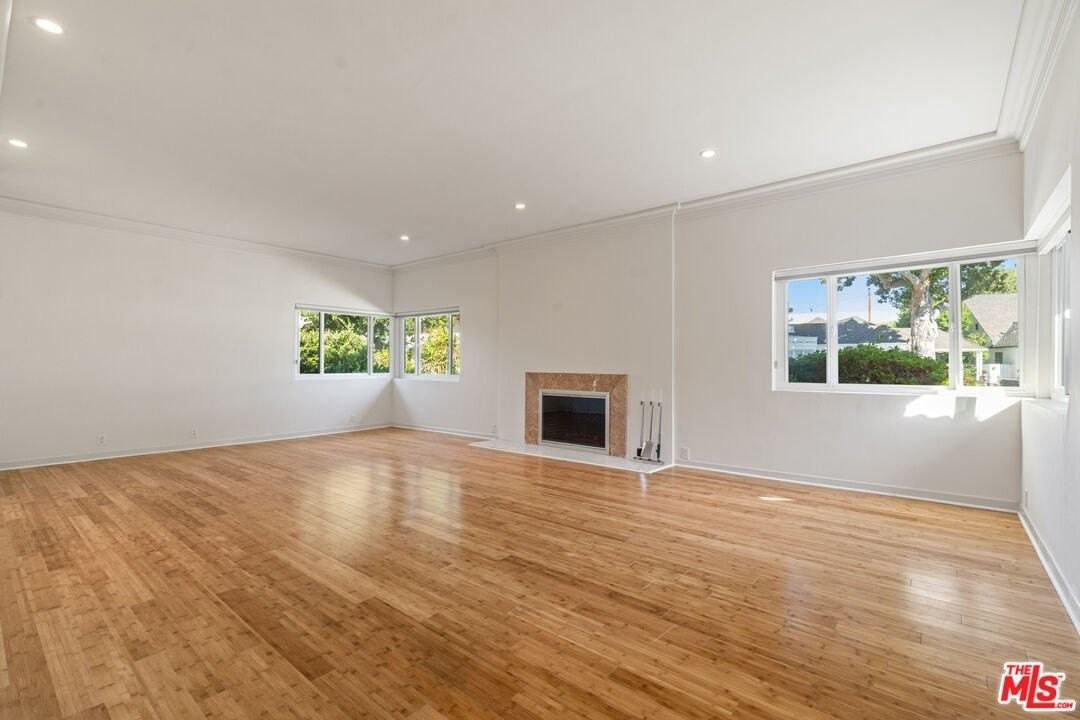 4315 Clybourn Avenue - Photo 4 of 37