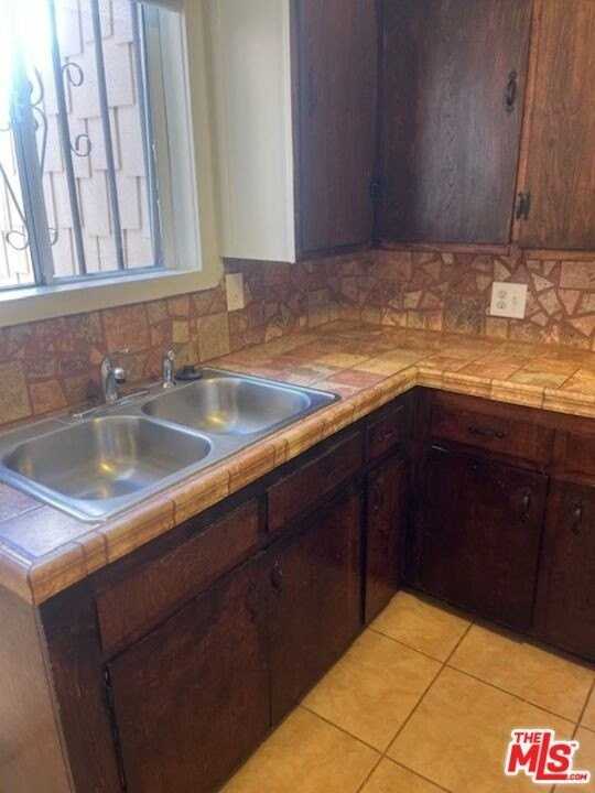 4281 S Hobart Blvd - Photo 6 of 13