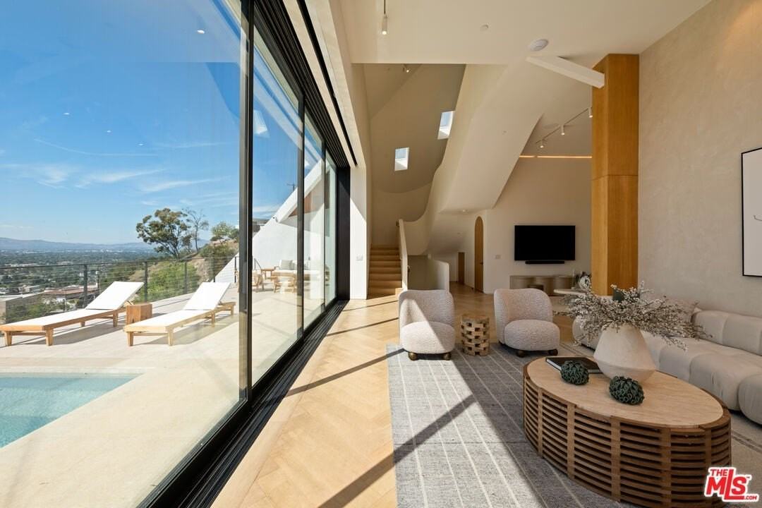 3699 Alta Mesa Drive