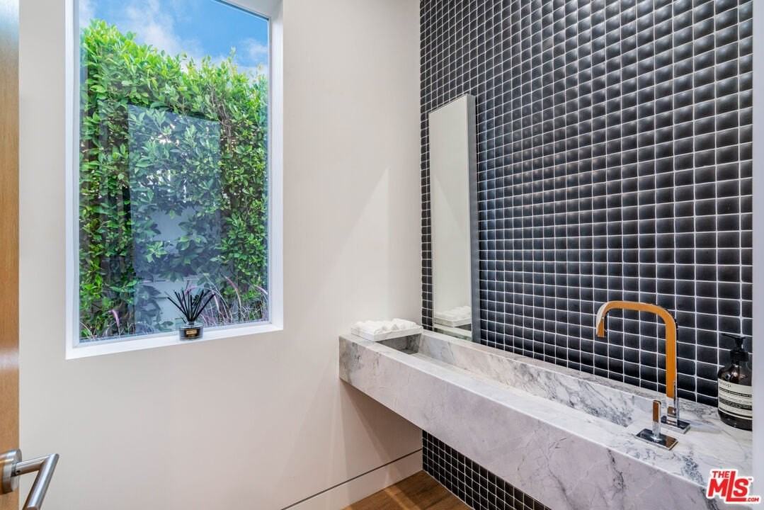 721 North Vista Street - Photo 4 of 47